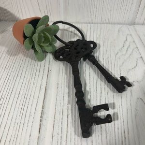 Key Ring Set Hanging Vintage Distressed Look